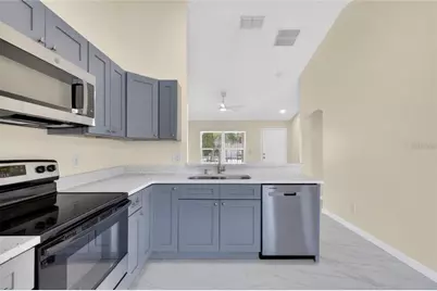 2717 Savannah Drive, Leesburg, FL 34748 - Photo 10
