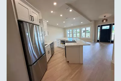 303 70th Street NW, Bradenton, FL 34209 - Photo 8