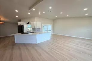 303 70th St NW, Bradenton, FL 34209 - Photo 4