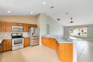 12 Sawfish Ln, Kissimmee, FL 34759 - Photo 2