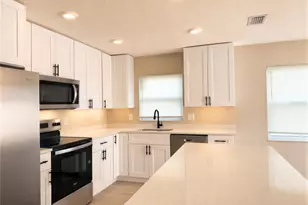 2807 Wyndham Ln, Orlando, FL 32808 - Photo 8