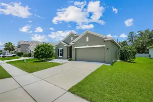 3923 Wind Dancer Cir, Saint Cloud, FL 34772 - Photo 2