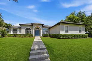 5741 Bay Side Dr, Orlando, FL 32819 - Photo 2