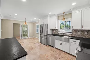 4660 22nd Ave S, Saint Petersburg, FL 33711 - Photo 8