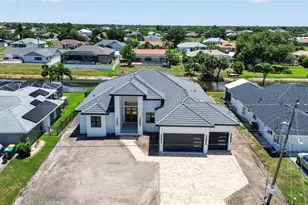 215 Bunker Rd, Rotonda West, FL 33947 - Photo 2