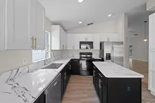 634 Spring Cavern Ave, Orange City, FL 32763 - Photo 8