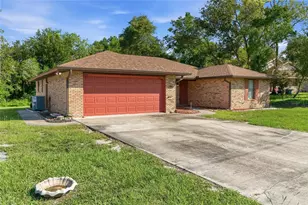 2084 Apricot Dr, Deltona, FL 32725 - Photo 2