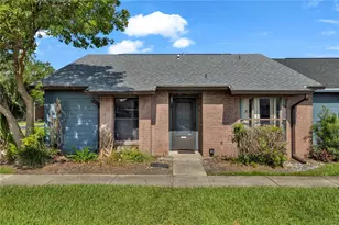 2501 King Oak Cir, Saint Cloud, FL 34769 - Photo 2