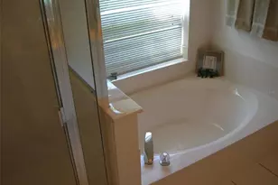 1061 Ballyshannon Pkwy, Orlando, FL 32828 - Photo 10