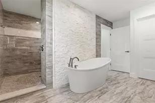 4598 Clearwater Harbor Dr S, Largo, FL 33770 - Photo 28