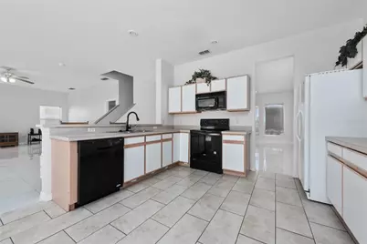 746 Lockbreeze Drive, Davenport, FL 33897 - Photo 10