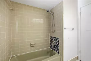 2091 Longfellow Ct, Orlando, FL 32818 - Photo 8