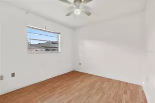 2091 Longfellow Ct, Orlando, FL 32818 - Photo 10