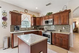 9955 Medallion Bluff Ln, Orlando, FL 32829 - Photo 10