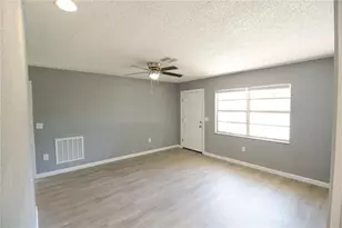 7138 Oakwood Dr, New Port Richey, FL 34652 - Photo 4