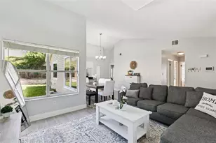 7503 Pacific Heights Cir, Orlando, FL 32835 - Photo 8