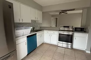 5104 Springwater Ct, Tampa, FL 33624 - Photo 4