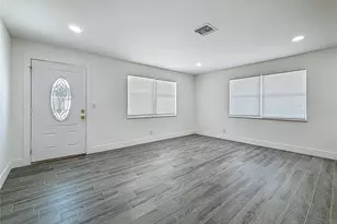 1755 Shore Acres Blvd NE, Saint Petersburg, FL 33703 - Photo 6