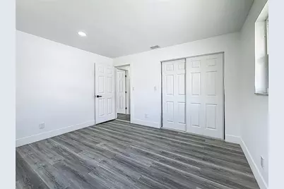 1755 Shore Acres Boulevard NE, Saint Petersburg, FL 33703 - Photo 16
