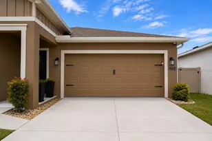 2326 Burney Fls Ln, Davenport, FL 33837 - Photo 2