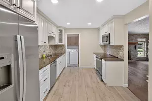 2053 Woody Dr, Windermere, FL 34786 - Photo 14