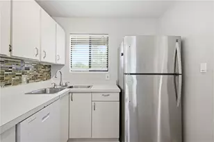 6033 34th Street W, Bradenton, FL 34210 - Photo 10