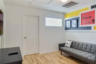 430 Las Fuentes Dr, Kissimmee, FL 34746 - Photo 14