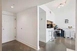 322 E Central Blvd, Orlando, FL 32801 - Photo 18