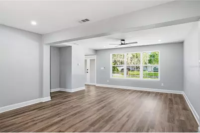 707 Aberdeen Circle, Tampa, FL 33617 - Photo 10