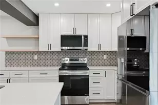 707 Aberdeen Cir, Tampa, FL 33617 - Photo 6