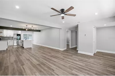 707 Aberdeen Circle, Tampa, FL 33617 - Photo 4