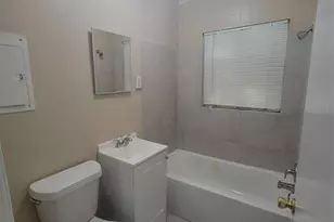 729 E Carolina Ave, Deland, FL 32724 - Photo 6