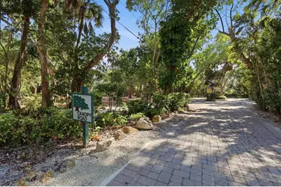 1325 Hidden Harbor Way, Sarasota, FL 34242 - Photo 10