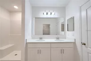 1162 Oak Bluff Dr, Davenport, FL 33837 - Photo 12