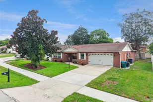 966 Vicksburg St, Deltona, FL 32725 - Photo 2