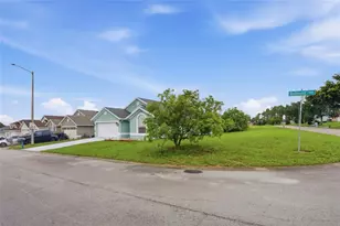 116 Bellmont Ln, Davenport, FL 33897 - Photo 2