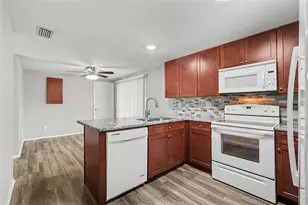 6404 Freedom Ct, Tampa, FL 33634 - Photo 6