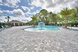 906 Sofia Ln, Davenport, FL 33837 - Photo 36