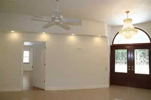 2810 61st St, Sarasota, FL 34243 - Photo 4