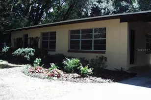 621 NW 36th Dr, Gainesville, FL 32607 - Photo 2