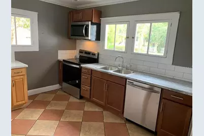 201 E Voorhis Avenue, Deland, FL 32724 - Photo 6