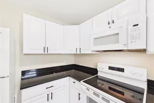 2800 E 113th Ave, Tampa, FL 33612 - Photo 6