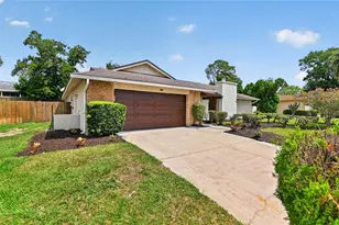 3179 Foxwood Dr, Apopka, FL 32703 - Photo 2