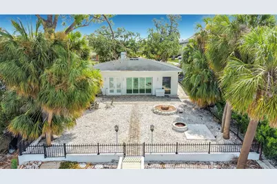 3800 Shore Acres Boulevard NE, Saint Petersburg, FL 33703 - Photo 8