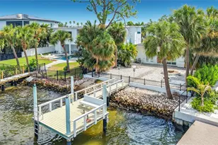 3800 Shore Acres Blvd NE, Saint Petersburg, FL 33703 - Photo 10