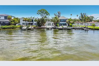 3800 Shore Acres Boulevard NE, Saint Petersburg, FL 33703 - Photo 24
