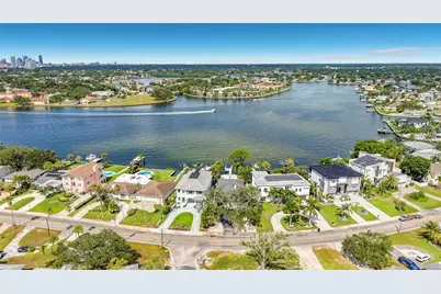 3800 Shore Acres Boulevard NE, Saint Petersburg, FL 33703 - Photo 16