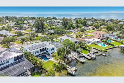 3800 Shore Acres Boulevard NE, Saint Petersburg, FL 33703 - Photo 26