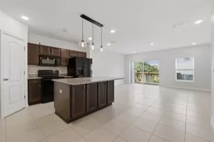 3857 Hampstead Ln, Lakeland, FL 33810 - Photo 4