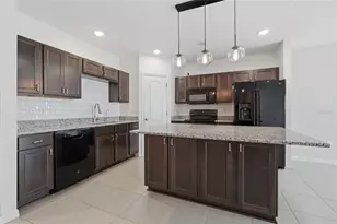 3857 Hampstead Ln, Lakeland, FL 33810 - Photo 10